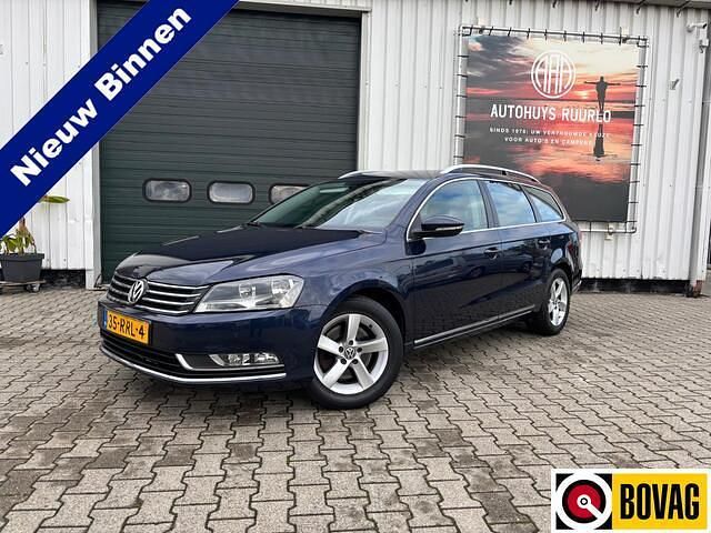 Blauw Occasion 2011 VW Passat Stationwagen | € 6.995 (Eerlijke prijs) - Afbeelding 1/4