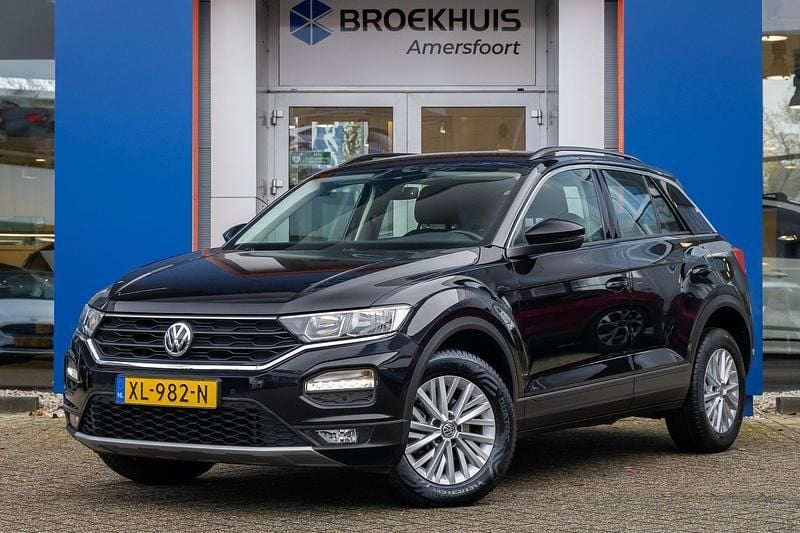 Zwart Occasion 2019 VW T-Roc Style SUV | € 22.395 (Goede deal) - Afbeelding 1/4