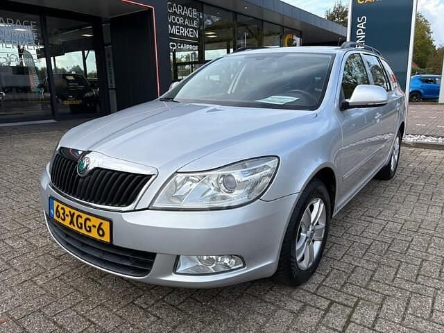 Grijs Gebruikt 2012 Skoda Octavia Business Line Stationwagen | € 3.950 (Goede deal) - Afbeelding 1/4