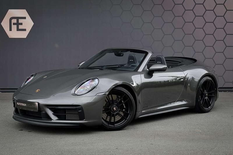 Grijs, metallic lak Gebruikt 2022 Porsche 911 Carrera GTS Cabriolet | € 194.800 (Eerlijke prijs) - Afbeelding 1/4