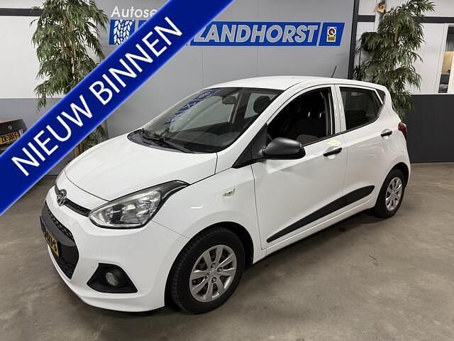 Wit Gebruikt 2015 Hyundai i10 Hatchback | € 6.795 (Eerlijke prijs) - Afbeelding 1/4