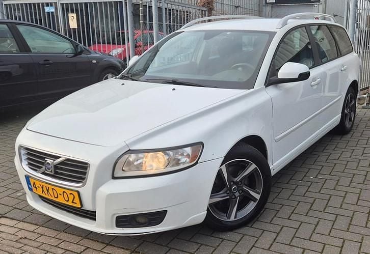 Occasion 2011 Volvo V50 Stationwagen | € 4.245 - Afbeelding 1/4