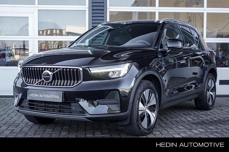 Zwart Occasion 2022 Volvo XC40 Core SUV | € 33.995 (Eerlijke prijs) - Afbeelding 1/4