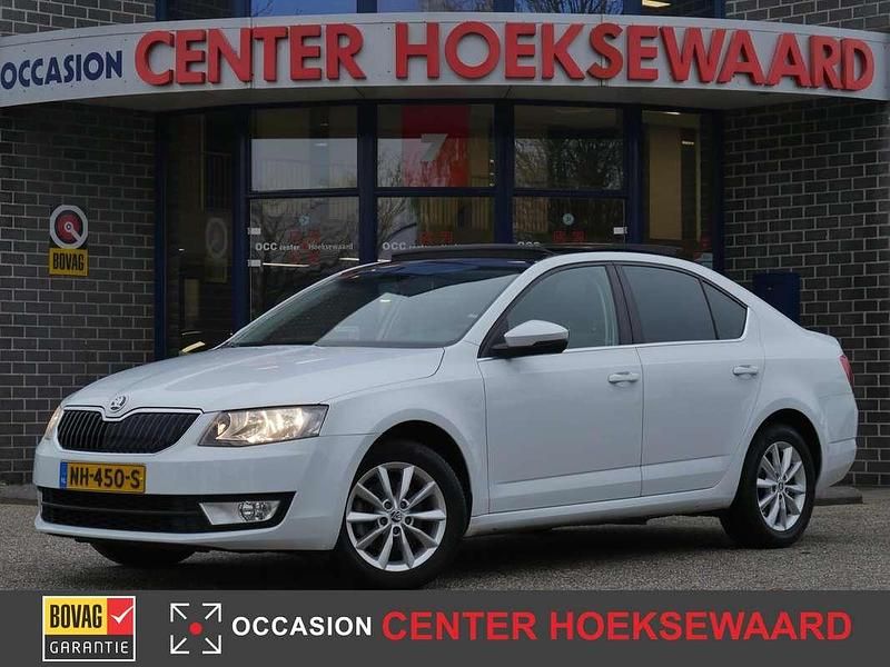 Wit Gebruikt 2017 Skoda Octavia Business Line Hatchback | € 11.740 (Goede deal) - Afbeelding 1/4