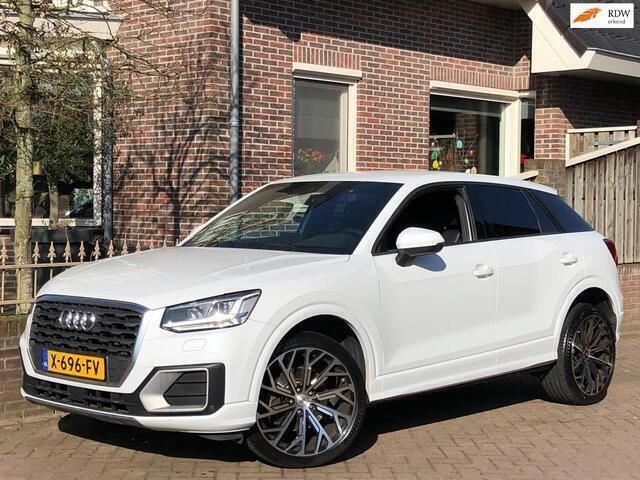 Wit Gebruikt 2017 Audi Q2 Sport SUV | € 15.999 (Iets duurder) - Afbeelding 1/4