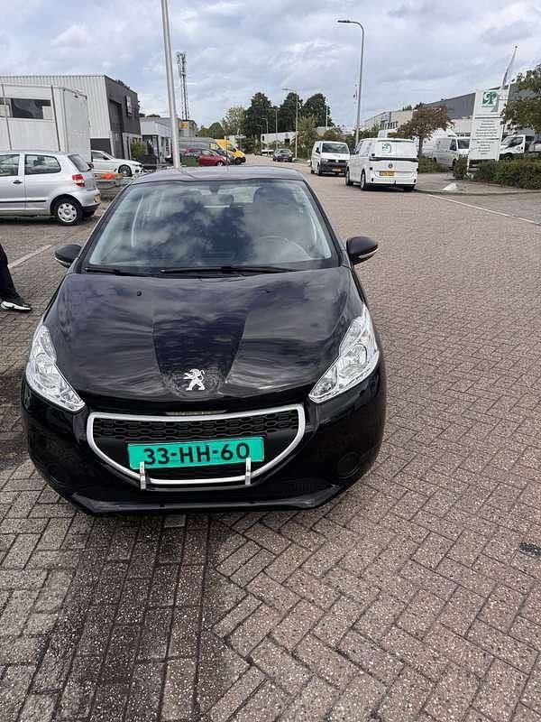 Occasion 2014 Peugeot 208 Hatchback | € 3.750 (Goede deal) - Afbeelding 1/4