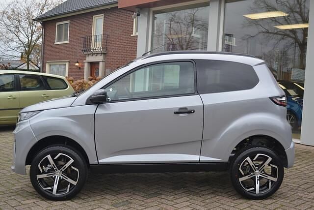 Nieuw Aixam Crossover Premium 2025 Zilver