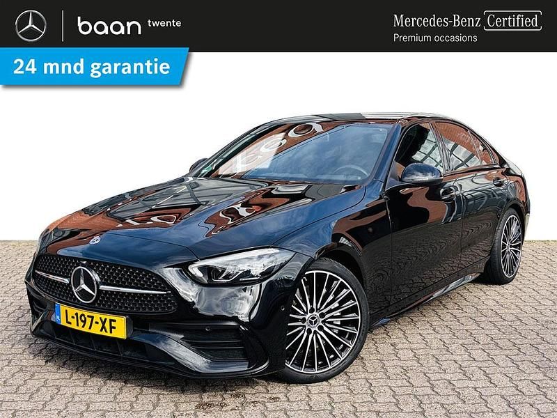 Zwart Gebruikt 2021 Mercedes C180 AMG line Sedan | € 39.900 (Eerlijke prijs) - Afbeelding 1/4