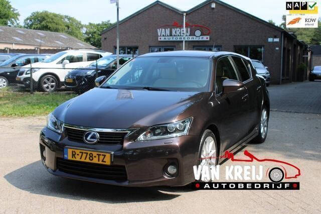 Bruin, metallic lak Gebruikt 2011 Lexus CT200h Business Edition Hatchback | € 11.950 (Eerlijke prijs) - Afbeelding 1/4