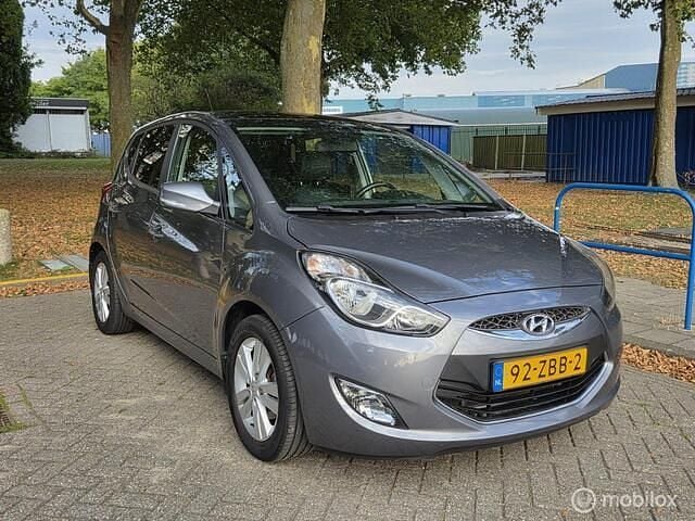 Grijs Gebruikt 2012 Hyundai ix20 MPV | € 9.950 (Eerlijke prijs) - Afbeelding 1/4