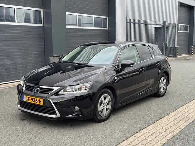 Zwart Gebruikt 2015 Lexus CT200h Hatchback | € 9.850 (Super prijs) - Afbeelding 1/4