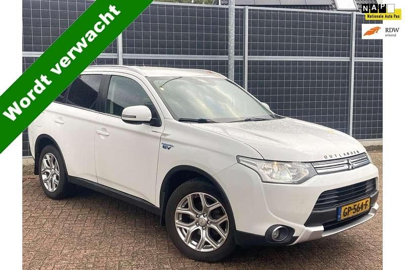 Wit Gebruikt 2015 Mitsubishi Outlander P-HEV Edition SUV | € 10.950 (Super prijs) - Afbeelding 1/2