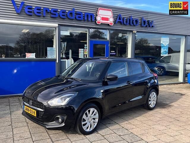 Zwart Gebruikt 2021 Suzuki Swift Hatchback | € 17.490 (Goede deal) - Afbeelding 1/4