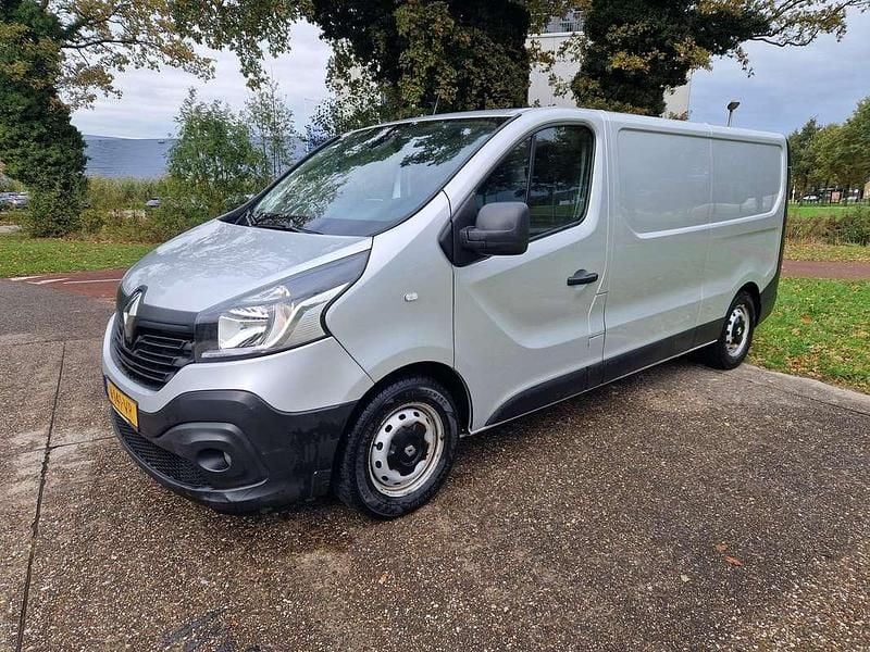 Zilver Gebruikt 2019 Renault Trafic Van | € 8.500 (Iets duurder) - Afbeelding 1/4