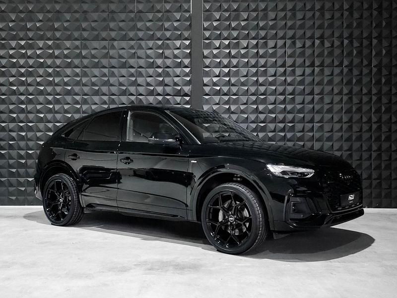 Zwart, metallic lak Gebruikt 2024 Audi Q5 Sportback S-Line SUV | € 59.900 (Iets duurder) - Afbeelding 1/4