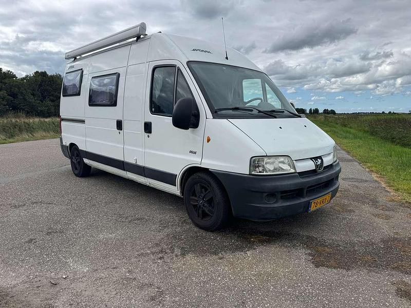 Wit Occasion 2004 Peugeot Boxer Van | € 21.000 - Afbeelding 1/4