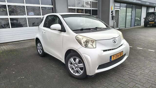 Wit Gebruikt 2009 Toyota iQ Comfort Hatchback | € 2.600 (Goede deal) - Afbeelding 1/4