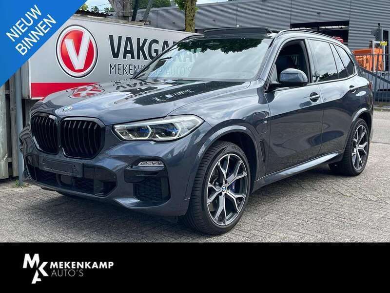 Grijs, metallic lak Gebruikt 2021 BMW X5 Executive SUV | € 61.950 (Goede deal) - Afbeelding 1/4