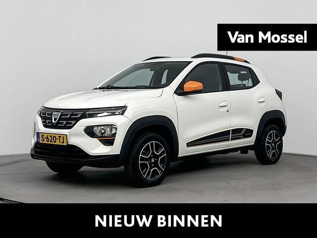 Wit Gebruikt 2022 Dacia Spring Essentiel Hatchback | € 9.940 (Eerlijke prijs) - Afbeelding 1/4