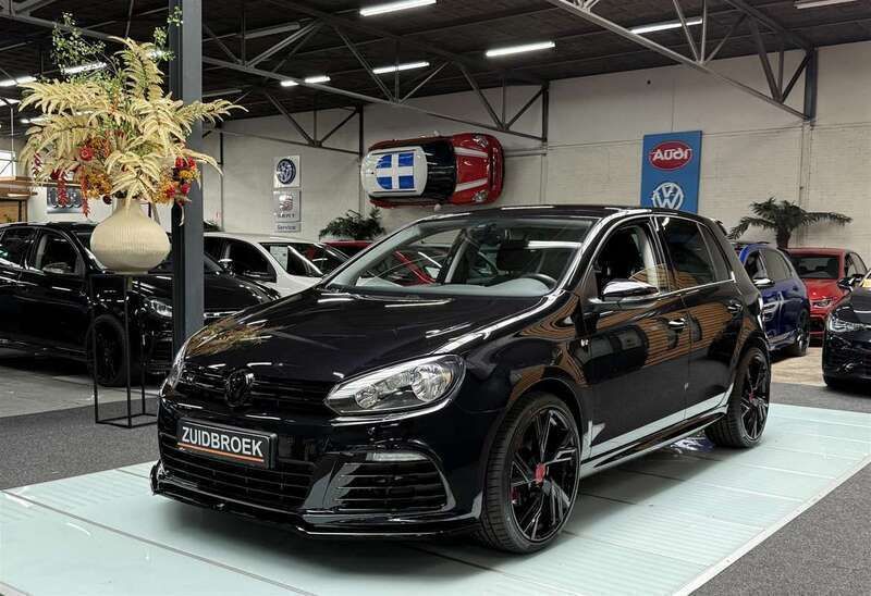 Zwart, metallic lak Gebruikt 2012 VW Golf VII R Hatchback | € 11.999 (Duur) - Afbeelding 1/4