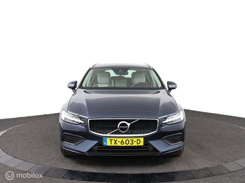 Occasion Volvo V60 Momentum 250 PK (183 kW) 2018 Blauw Stationwagen