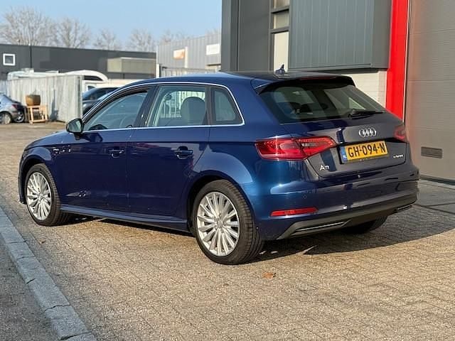 Occasion Audi A3 Sportback e-tron Attraction 2015 Blauw Hatchback