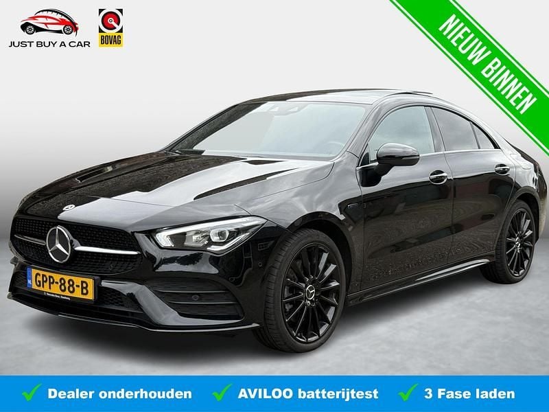 Zwart Gebruikt 2021 Mercedes CLA250e Business Sedan | € 36.400 (Eerlijke prijs) - Afbeelding 1/3