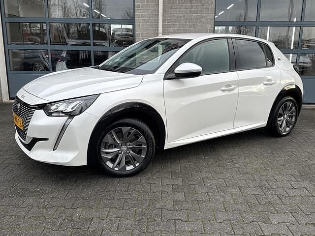 Wit Gebruikt 2021 Peugeot e-208 Allure Hatchback | € 14.850 (Goede deal) - Afbeelding 1/4