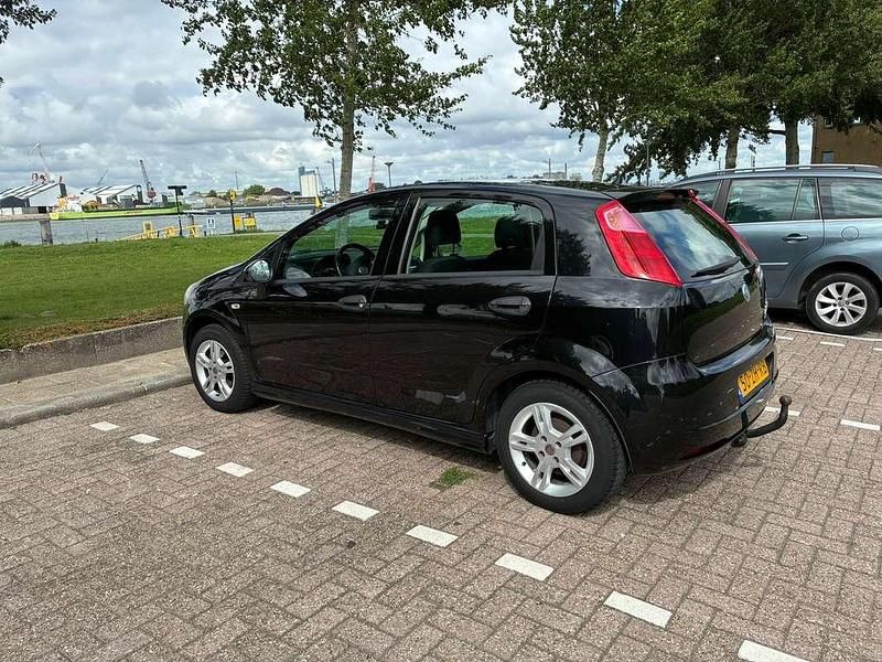 Gebruikt 2008 Fiat Punto Dynamic Hatchback | € 2.000 (Eerlijke prijs) - Afbeelding 1/4