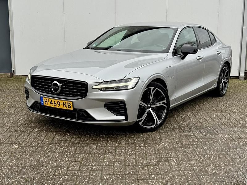 Grijs Occasion 2020 Volvo S60 R-Design Sedan | € 32.450 (Eerlijke prijs) - Afbeelding 1/4