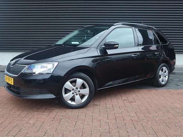 Zwart Gebruikt 2017 Skoda Fabia Monte Carlo Hatchback | € 9.500 (Eerlijke prijs) - Afbeelding 1/4