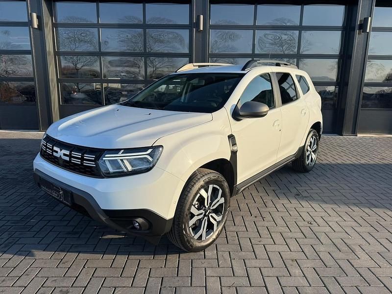Wit Occasion 2024 Dacia Duster SUV | € 23.950 (Super prijs) - Afbeelding 1/4