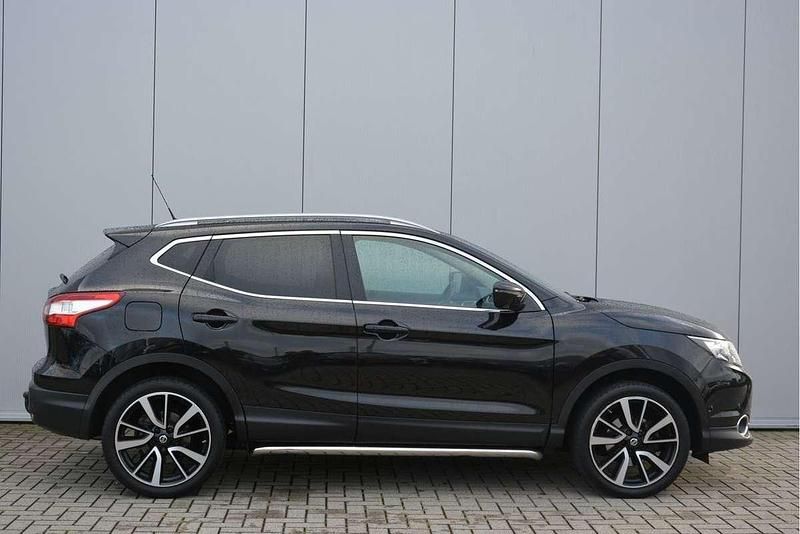 Zwart Gebruikt 2014 Nissan Qashqai Tekna SUV | € 14.995 (Duur) - Afbeelding 1/4