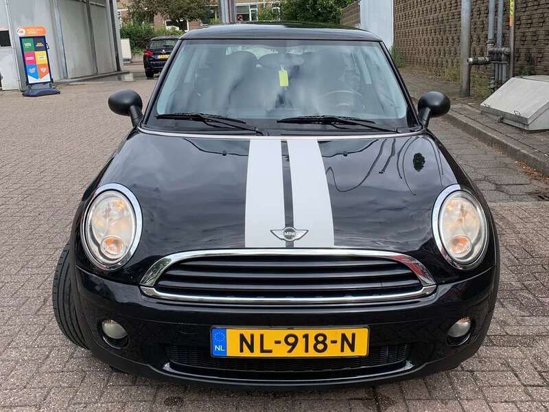 Zwart Gebruikt 2009 Mini Cooper Hatchback | € 2.650 (Eerlijke prijs) - Afbeelding 1/4