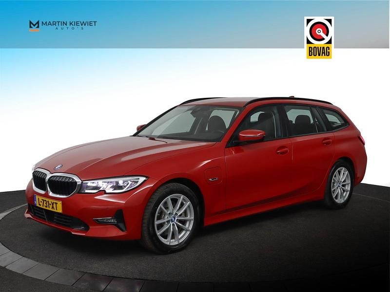 Rood Gebruikt 2021 BMW 320 Stationwagen | € 25.899 (Goede deal) - Afbeelding 1/4