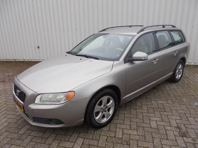 Grijs Gebruikt 2008 Volvo V70 Summum Stationwagen | € 3.250 (Iets duurder) - Afbeelding 1/4