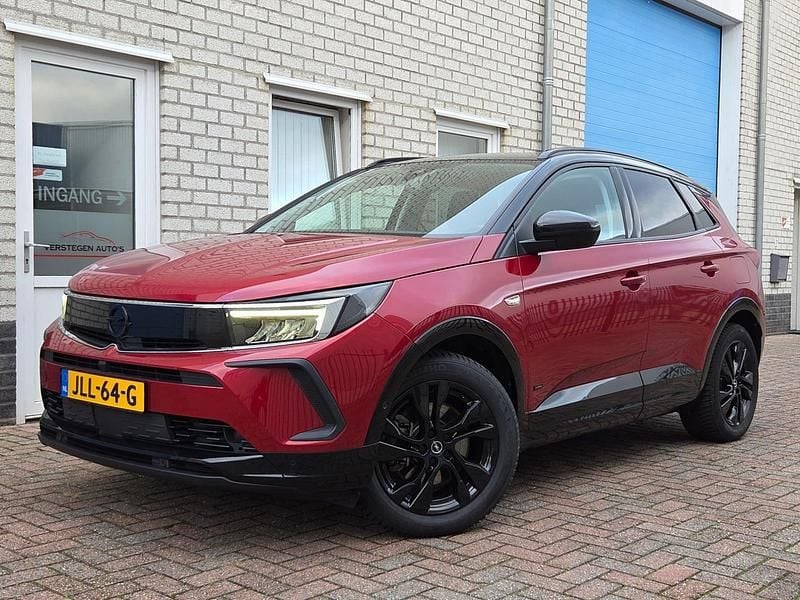 Rood (metallic) Occasion 2021 Opel Grandland X GS Line SUV | € 22.700 (Goede deal) - Afbeelding 1/4