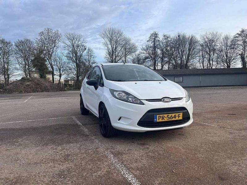 Gebruikt 2010 Ford Fiesta Limited Hatchback | € 2.000 (Goede deal) - Afbeelding 1/4