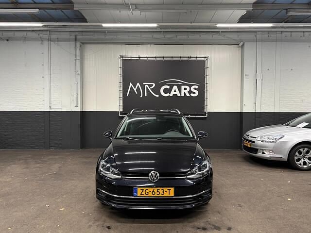 Zwart Occasion 2018 VW Golf VII Highline Stationwagen | € 12.900 (Goede deal) - Afbeelding 1/4