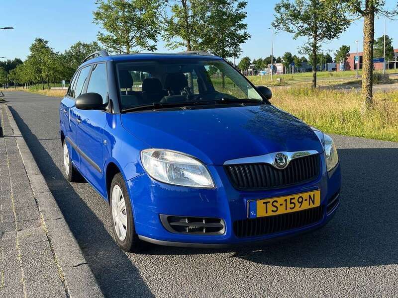 Blauw Gebruikt 2009 Skoda Fabia Stationwagen | € 2.650 (Eerlijke prijs) - Afbeelding 1/4