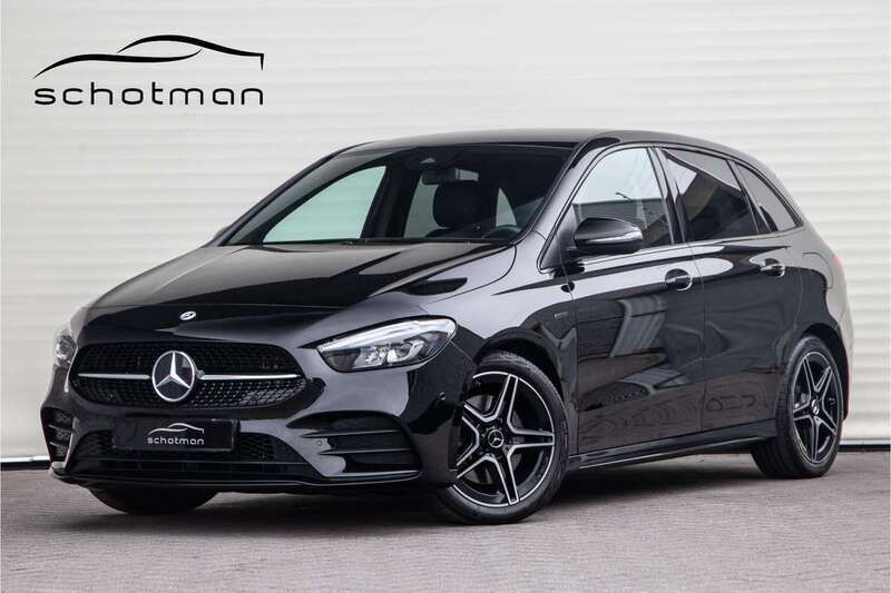 Zwart Gebruikt 2021 Mercedes B250e AMG MPV | € 26.500 (Goede deal) - Afbeelding 1/4