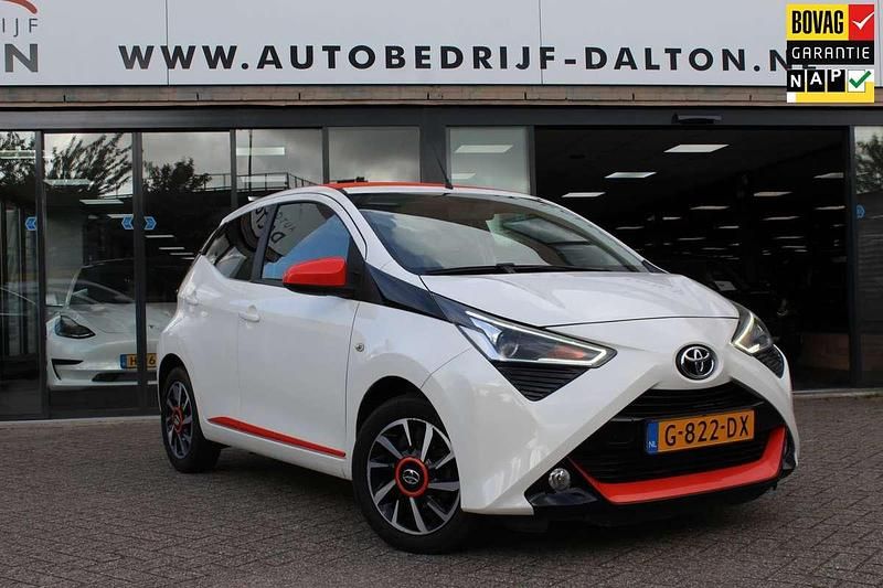 Wit Gebruikt 2019 Toyota Aygo X-cite Hatchback | € 11.450 (Iets duurder) - Afbeelding 1/4