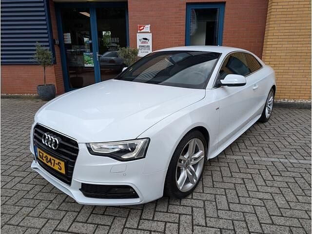 Wit Gebruikt 2015 Audi A5 S-Line Coupé | € 19.945 (Duur) - Afbeelding 1/4