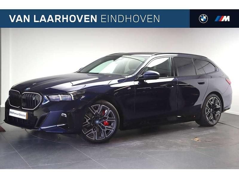 Blauw Gebruikt 2025 BMW i5 M Sport Stationwagen | € 96.171 - Afbeelding 1/4