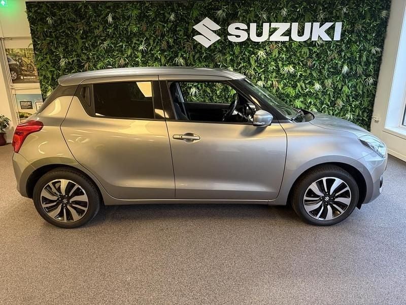 Grijs Gebruikt 2017 Suzuki Swift Hatchback | € 12.250 (Super prijs) - Afbeelding 1/4