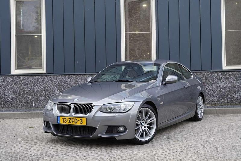 Grijs Gebruikt 2012 BMW 325 M Sport Coupé | € 10.950 (Super prijs) - Afbeelding 1/4