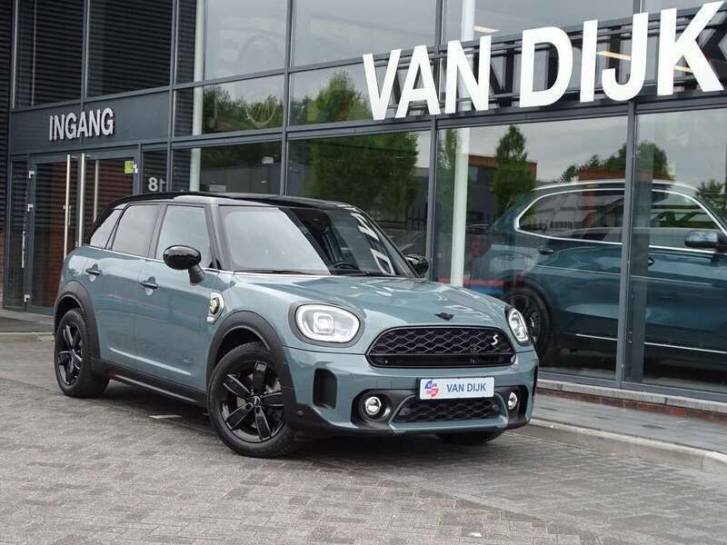Groen, metallic lak Gebruikt 2022 Mini Cooper S Hatchback | € 29.850 - Afbeelding 1/4