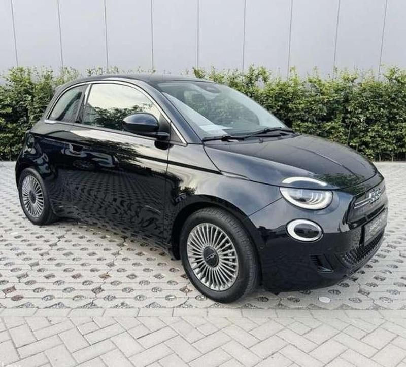 Zwart Gebruikt 2024 Fiat 500e Hatchback | € 16.250 (Super prijs) - Afbeelding 1/4