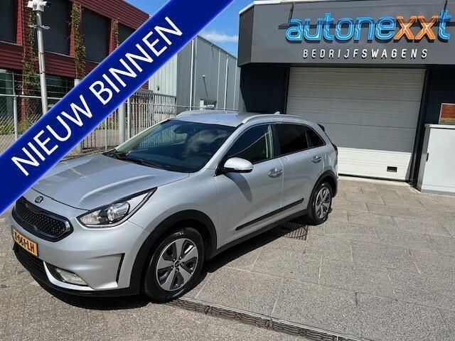 Grijs Gebruikt 2019 Kia Niro SUV | € 18.995 (Goede deal) - Afbeelding 1/4