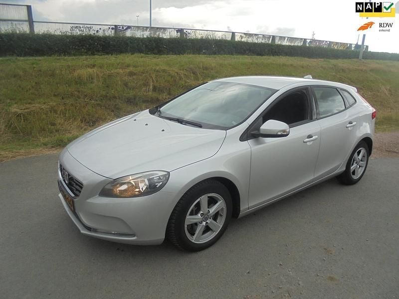 Grijs Gebruikt 2014 Volvo V40 Business Edition Stationwagen | € 5.450 (Goede deal) - Afbeelding 1/4